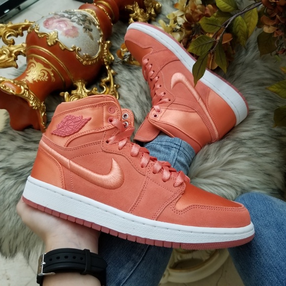 jordan 1 season of her